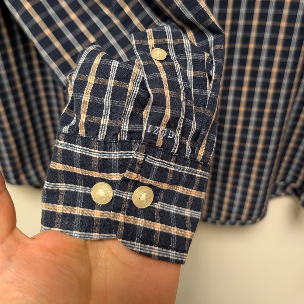 Izod Vintage Navy Plaid Preppy Button Down Shirt Men's M - Picture 9 of 13